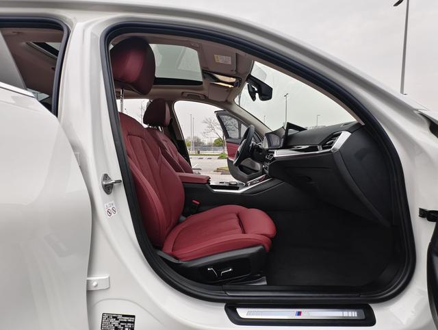 BMW 3 2023, фото 11