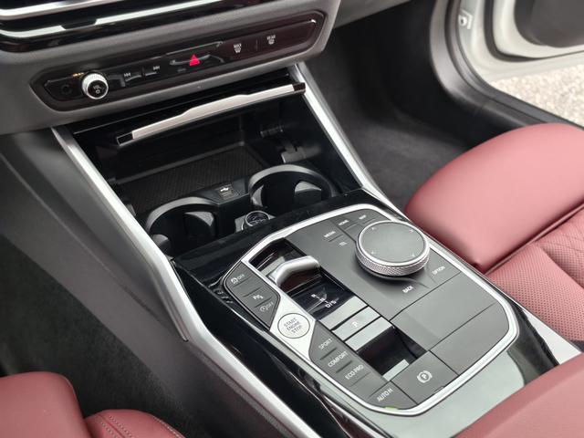 BMW 3 2023, фото 14