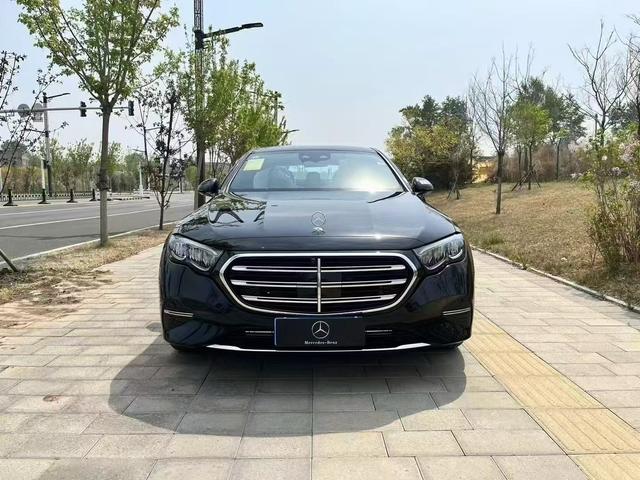 Mercedes-Benz E-Class 2025, фото 2