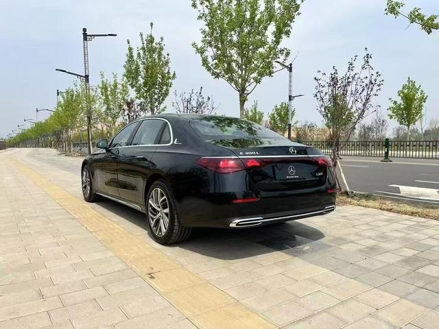 Mercedes-Benz E-Class 2025, фото 4