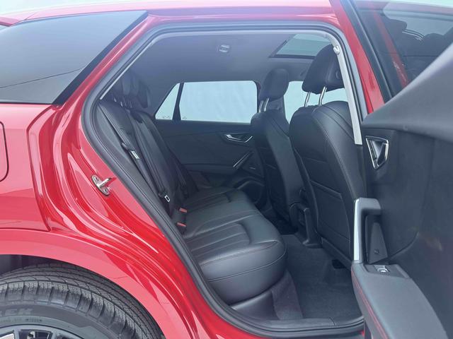 Audi Q2L 2022, фото 14