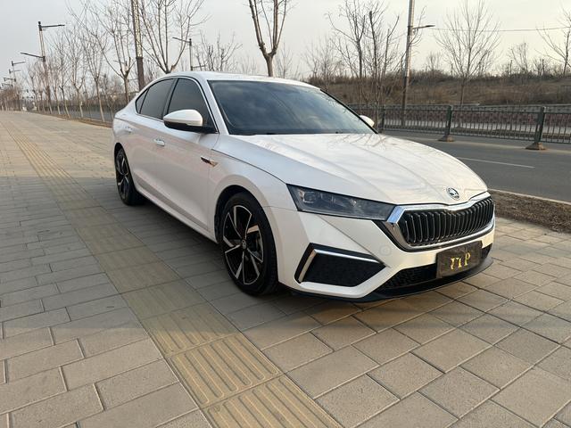 Skoda Octavia 2022, фото 3