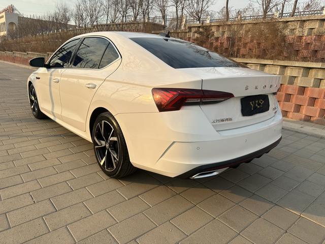 Skoda Octavia 2022, фото 8