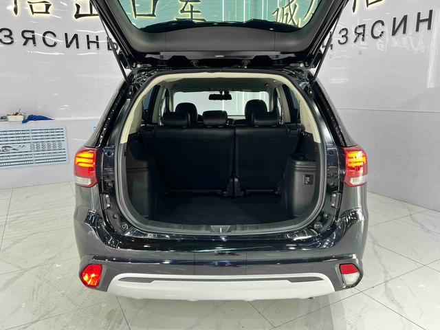 Mitsubishi Outlander 2021, фото 15