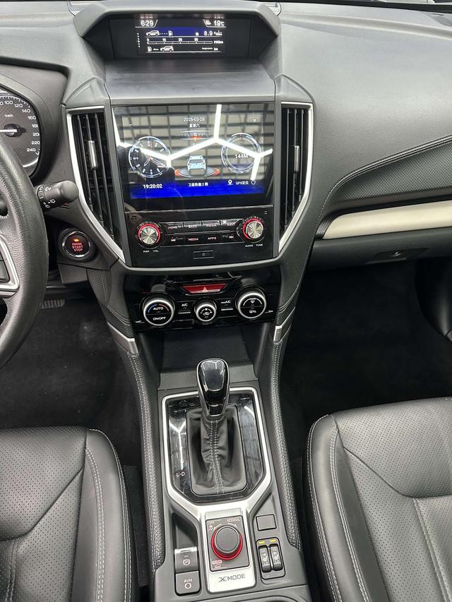 Subaru Forester 2022, фото 14
