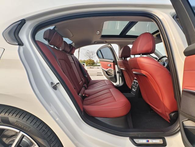 BMW 3 2023, фото 17