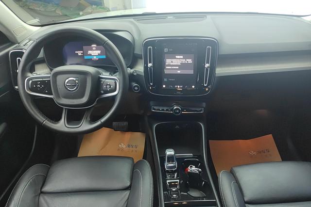 Volvo XC40 2023, фото 14