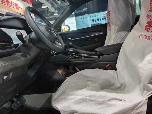 Geely Xingyue L 2024, фото 4