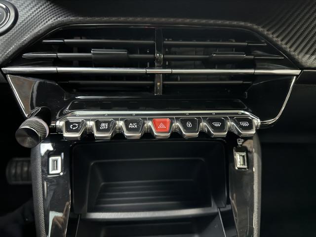 Peugeot 2008 2022, фото 14