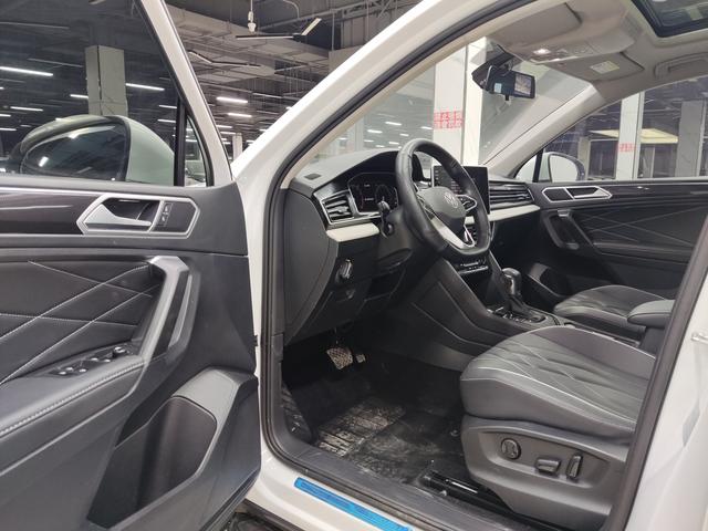 Volkswagen Tiguan 2023, фото 14