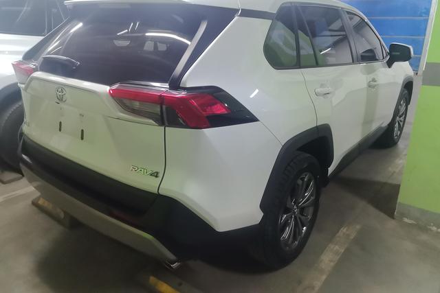 Toyota RAV4 2023, фото 9