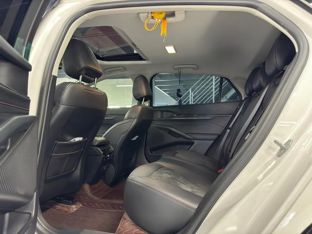 Ford Mondeo 2023, фото 5