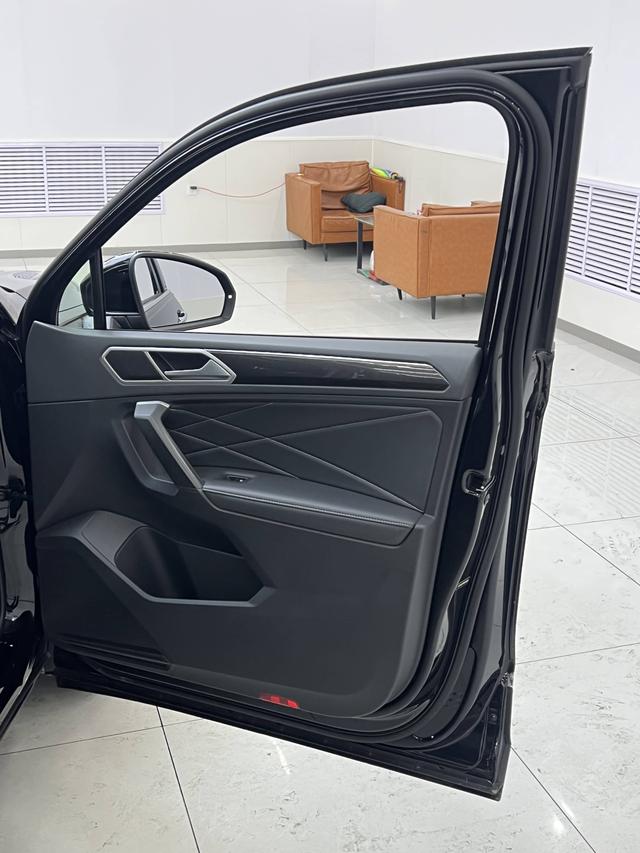 Volkswagen Tiguan 2023, фото 14