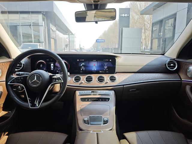 Mercedes-Benz E-Class 2023, фото 15