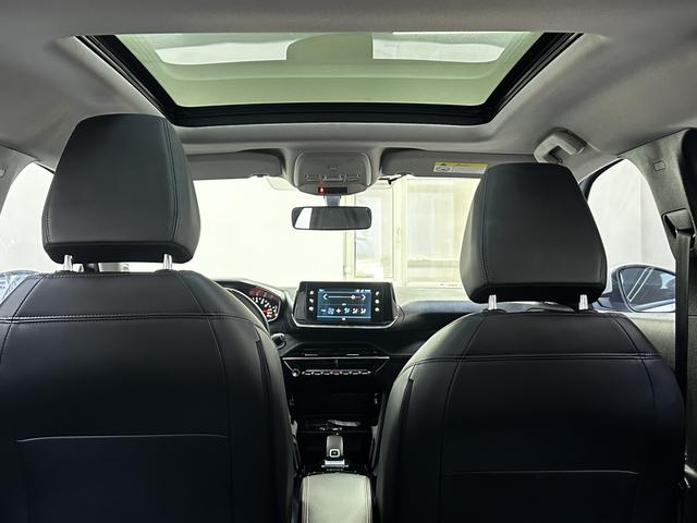 Peugeot 2008 2022, фото 14