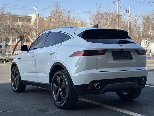 Jaguar E-PACE 2024, фото 14