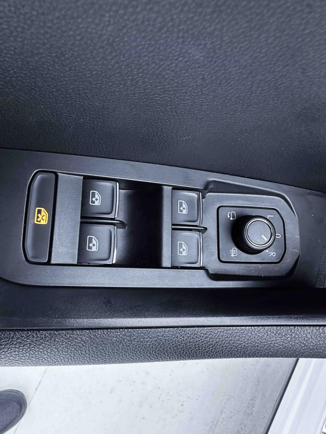 Skoda Karoq 2023, фото 15