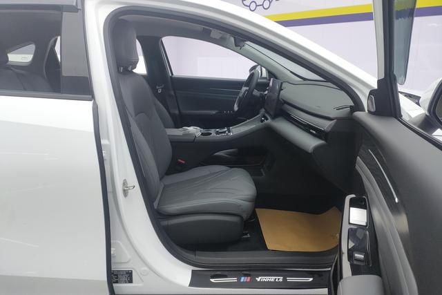 Geely Galaxy L6 2025, фото 6