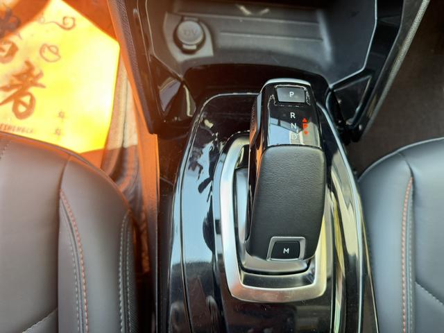 Peugeot 2008 2022, фото 16