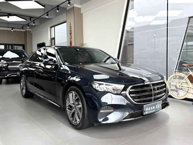 Mercedes-Benz E-Class 2025, фото 3