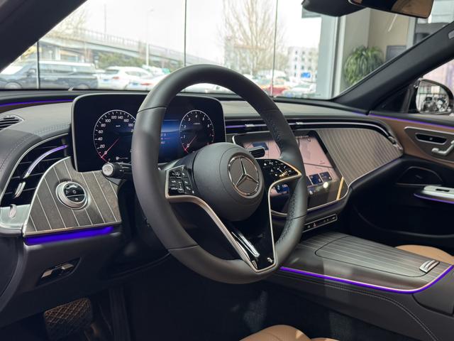Mercedes-Benz E-Class 2025, фото 8