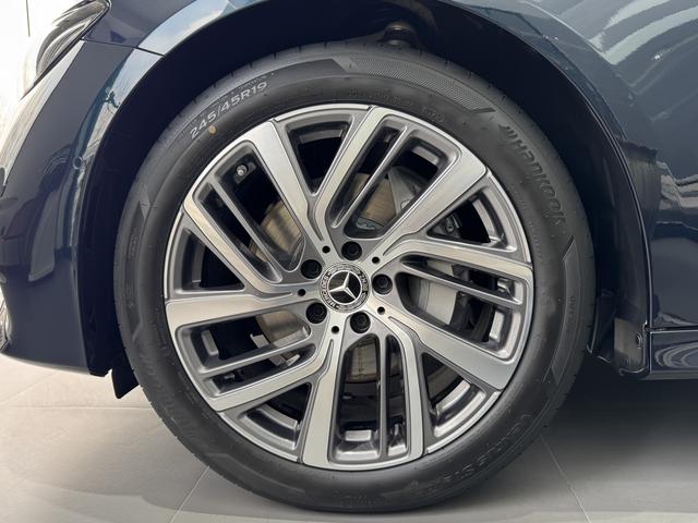 Mercedes-Benz E-Class 2025, фото 17