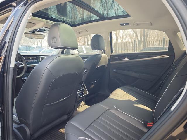 Volkswagen Passat 2022, фото 11