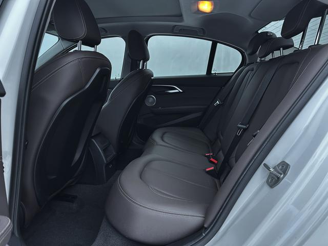 BMW 1 2021, фото 15