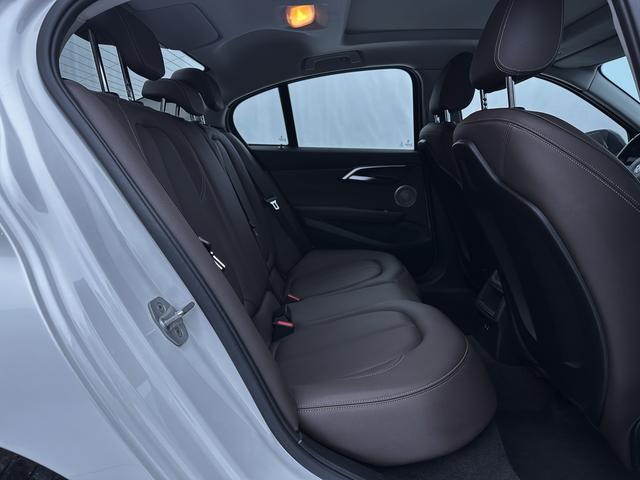 BMW 1 2021, фото 16