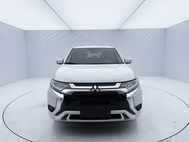 Mitsubishi Outlander 2021, фото 2