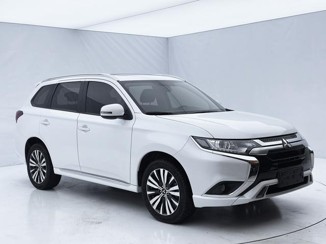 Mitsubishi Outlander 2021, фото 3