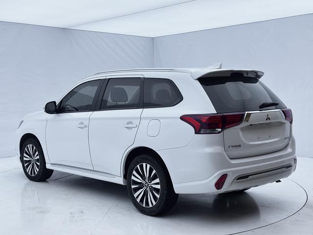 Mitsubishi Outlander 2021, фото 4