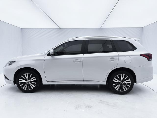Mitsubishi Outlander 2021, фото 8