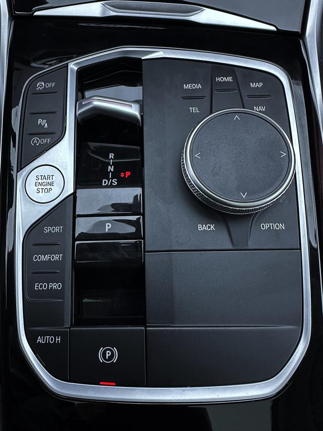 BMW 3 2023, фото 15