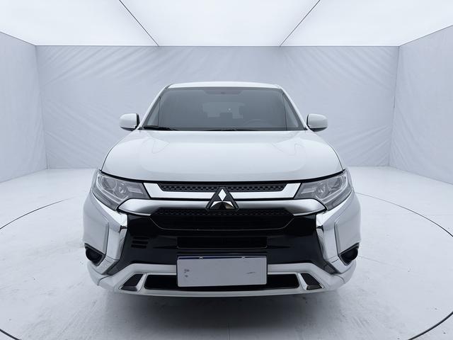 Mitsubishi Outlander 2021, фото 2