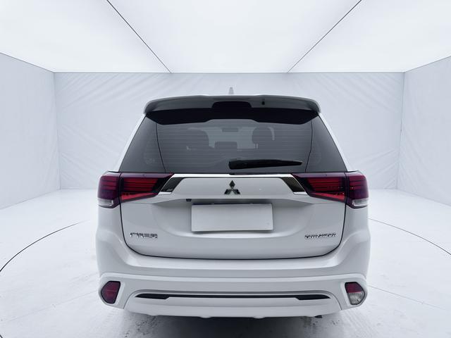 Mitsubishi Outlander 2021, фото 5
