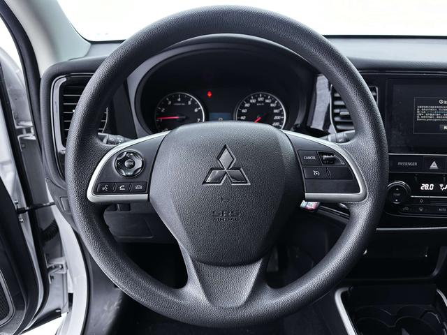 Mitsubishi Outlander 2021, фото 11