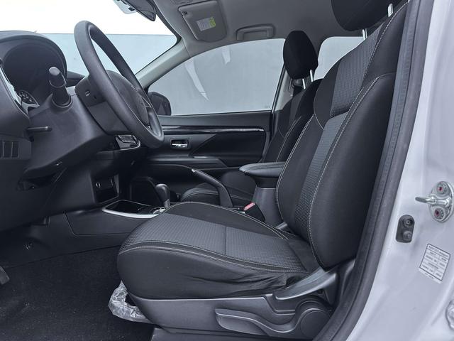 Mitsubishi Outlander 2021, фото 13