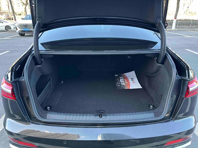 Audi A6L 2024, фото 14