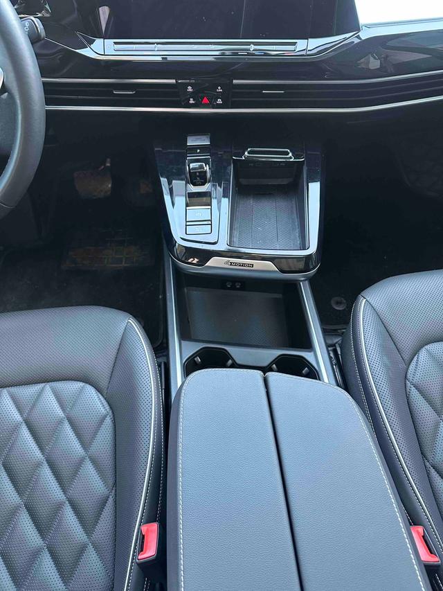 Volkswagen Tiguan 2023, фото 8