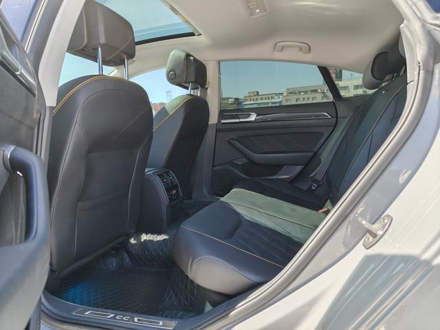Volkswagen CC 2023, фото 5