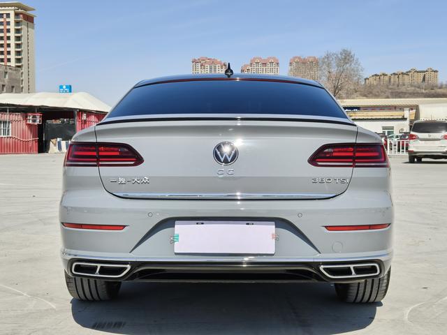 Volkswagen CC 2023, фото 7