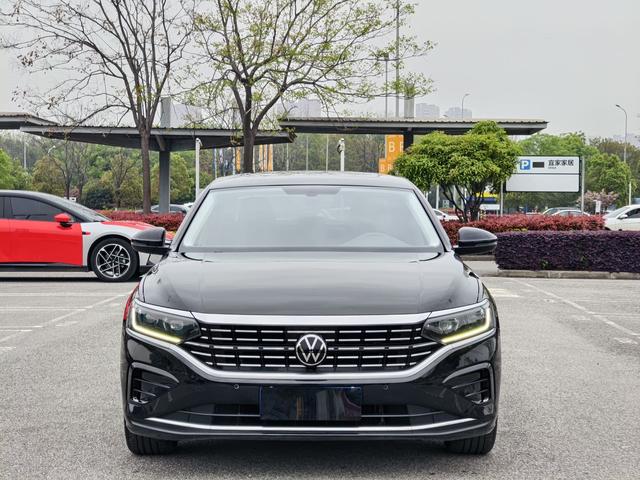 Volkswagen Passat 2023, фото 2