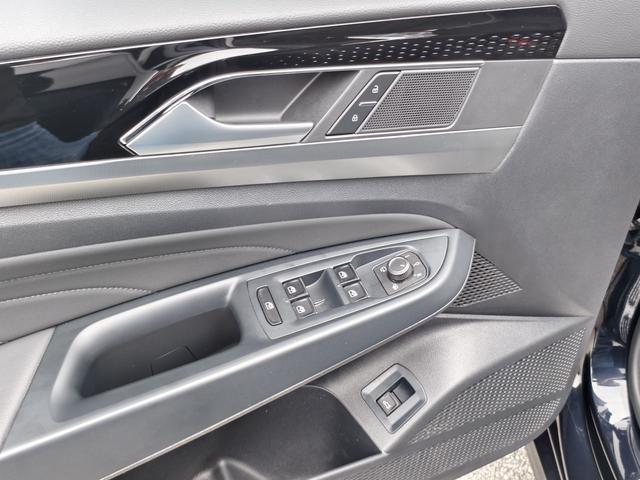 Volkswagen Passat 2023, фото 11