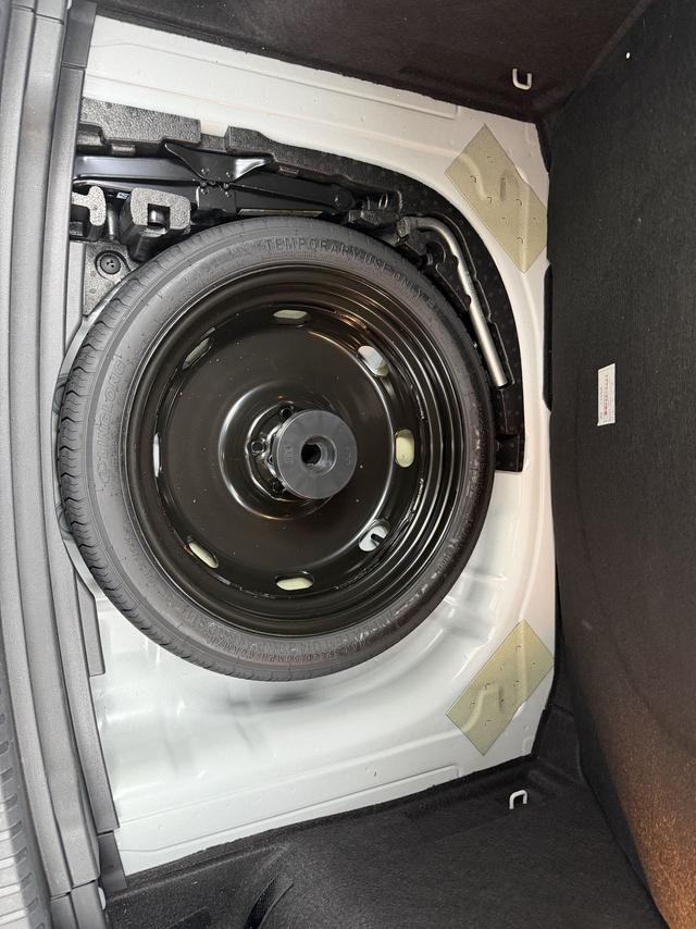 Skoda Karoq 2021, фото 17