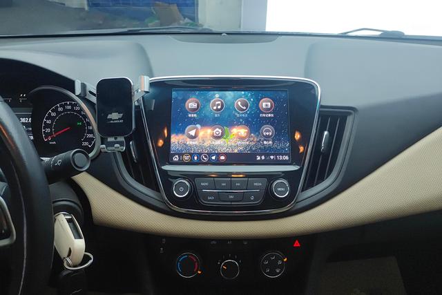 Chevrolet Onix 2022, фото 15