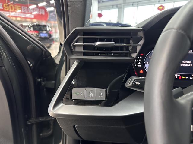 Audi A3 2023, фото 8