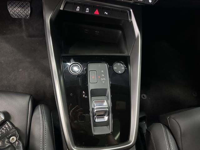 Audi A3 2023, фото 12
