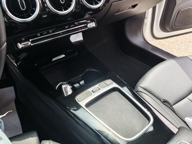 Mercedes-Benz A-Class 2023, фото 17