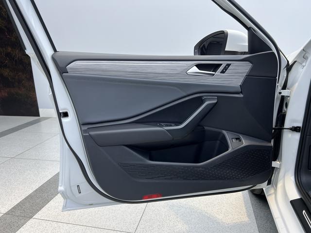 Volkswagen Jetta 2023, фото 15
